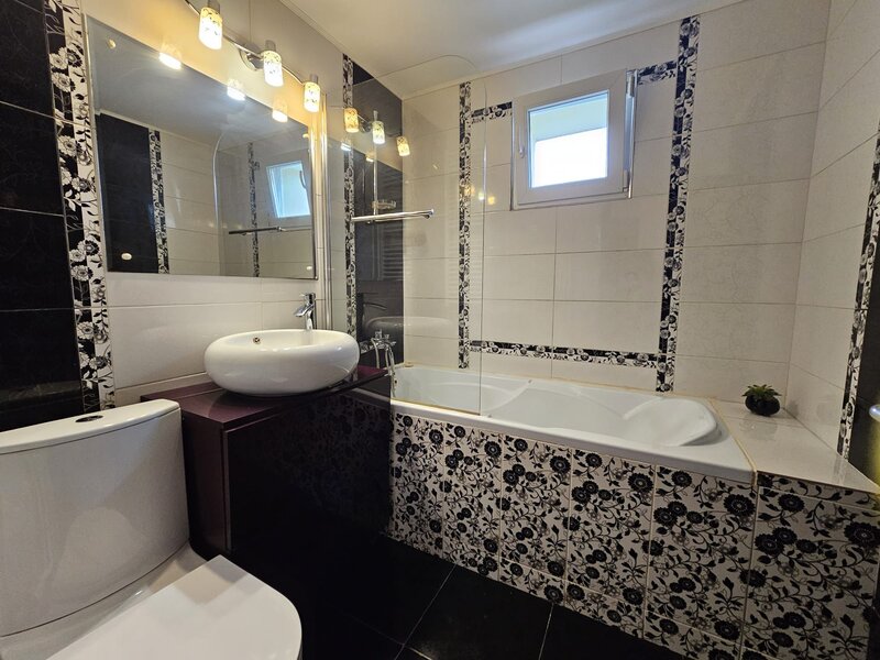 Pantelimon, Delfinului, bd. Chisinau, Parcul National, adiacent